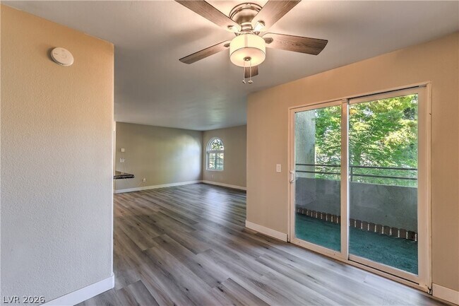 Building Photo - 3145 E Flamingo Rd