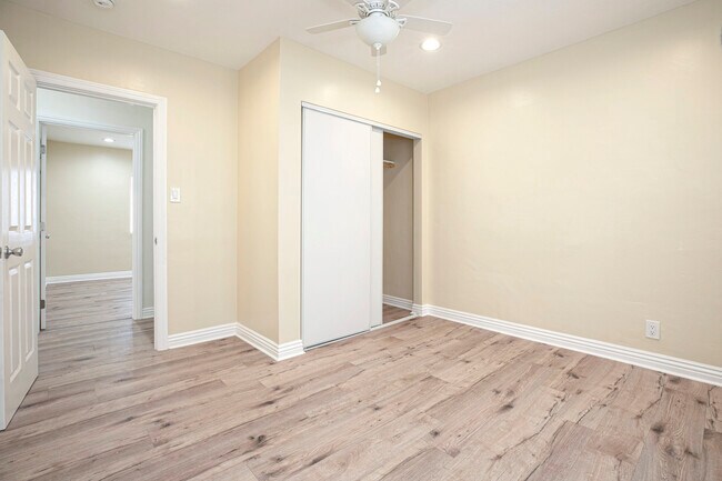 Building Photo - 10955 Burnet Ave