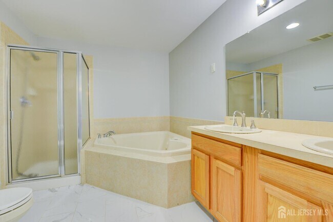 Building Photo - 34 Forest Dr