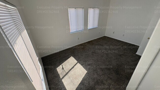 Building Photo - 1118 Chico St