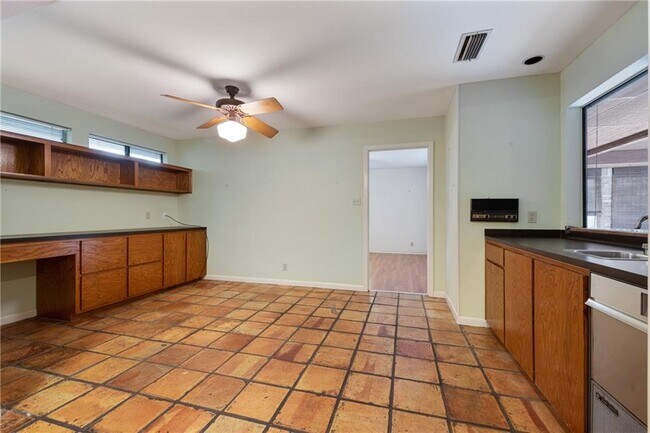 Building Photo - 4118 Firstview Dr