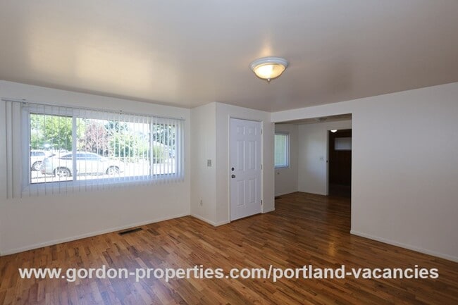 Building Photo - SE Tenino St - Brentwood-Darlington ranch-style 3 bedroom home