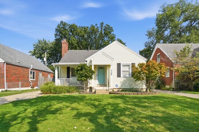 Building Photo - 908 Shroyer Rd