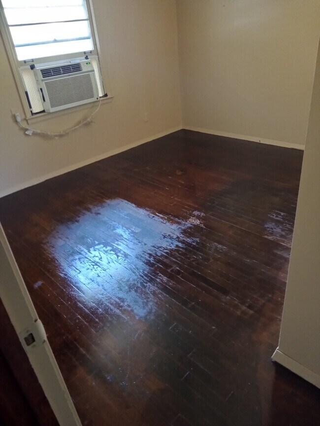 Building Photo - 2166 Pamela Dr