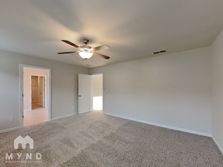 Building Photo - 554 Magnolia Dr