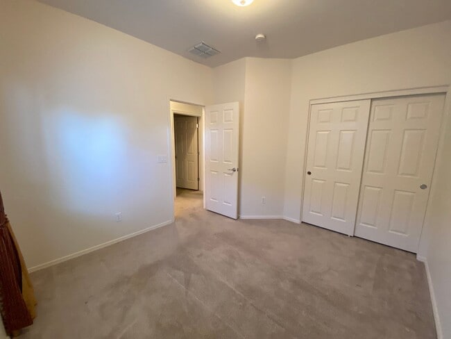 Building Photo - Anthem home