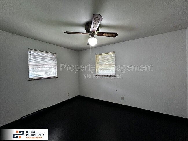 Building Photo - 2312 Shields Ave