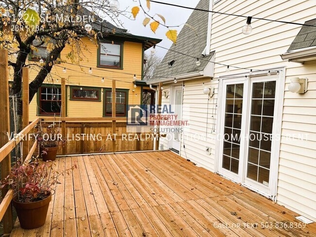 Building Photo - 1224 SE Malden St