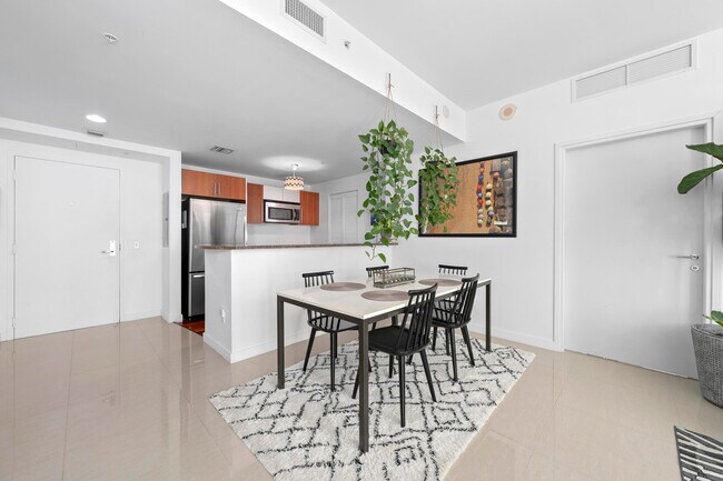 Building Photo - 300 S Biscayne Blvd