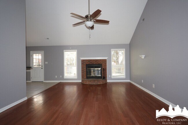 Building Photo - 2573 Laurelcrest Dr