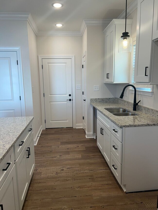 Building Photo - Brand New! No HOA!