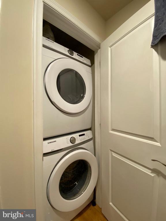 Building Photo - 1950 N Gratz St