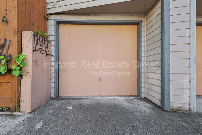 Building Photo - 2982 Park Blvd