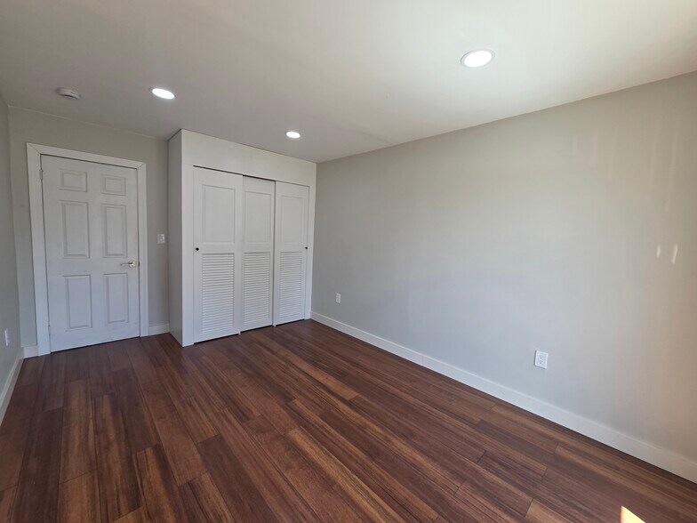Building Photo - 1513 67th St