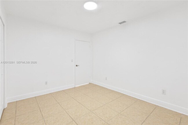 Building Photo - 5770 SW 55th St