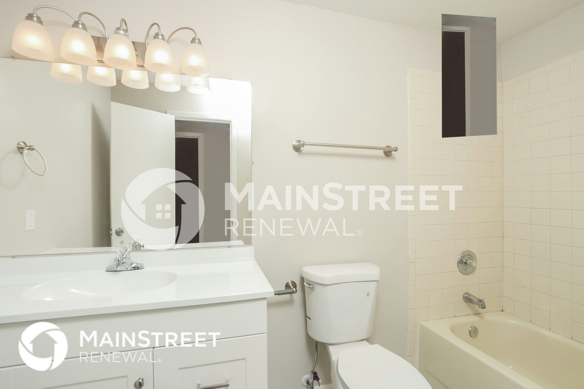 Building Photo - 3226 1st Pl