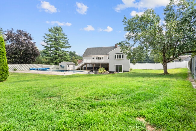 Building Photo - 26 Brewster Rd