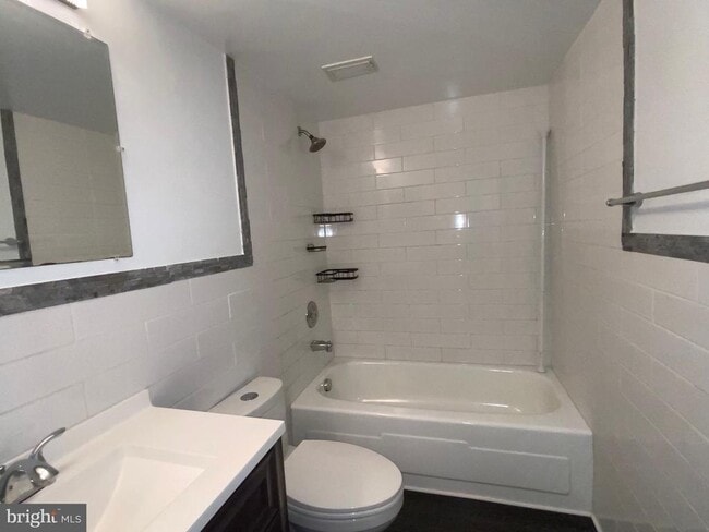 Building Photo - 4500 S Four Mile Run Dr