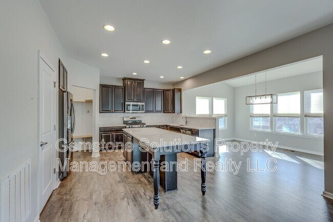 Building Photo - 2704 Orleans Dr