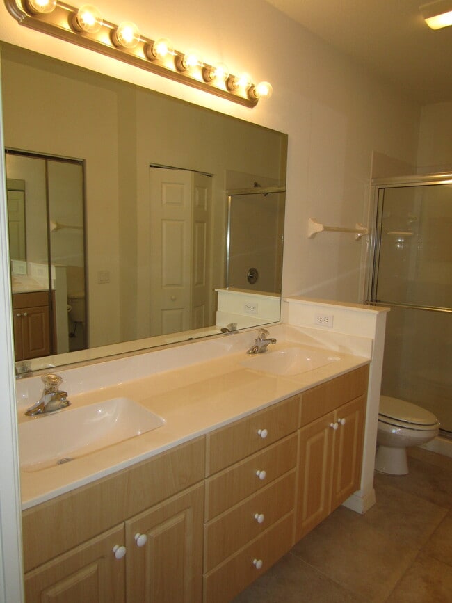 Building Photo - 868 Saranac Lake Dr