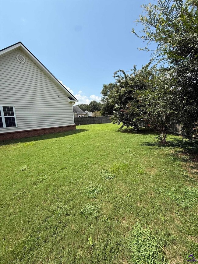 Building Photo - 106 Haven Crest