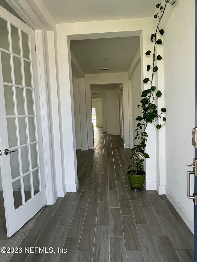 Building Photo - 182 Pine Candle Way