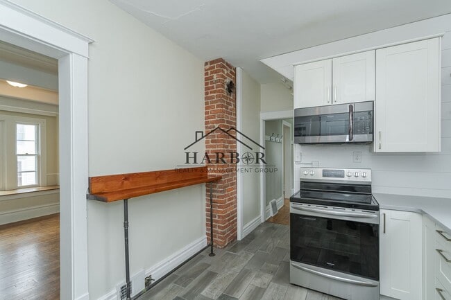 Building Photo - SE Rochester Living with Easy City Access