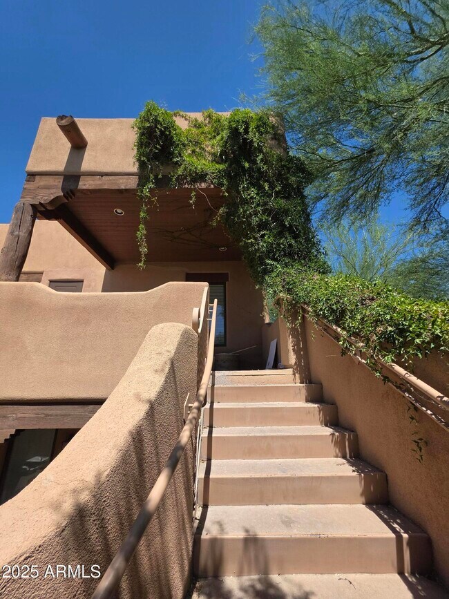 Primary Photo - 16715 E Parkview Ave
