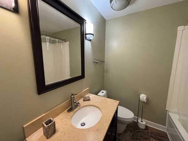 Building Photo - 5327 Chantilly Ln