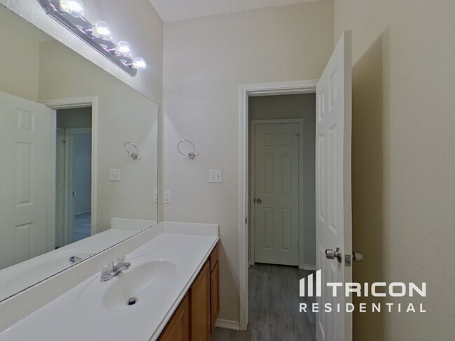 Building Photo - 6300 Downeast Dr