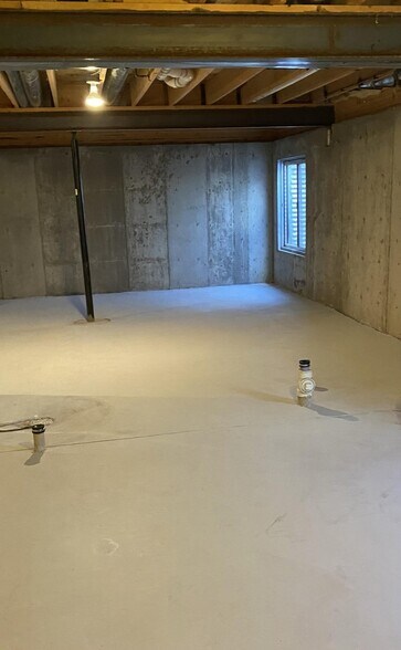 Building Photo - 435 E Stardust Dr