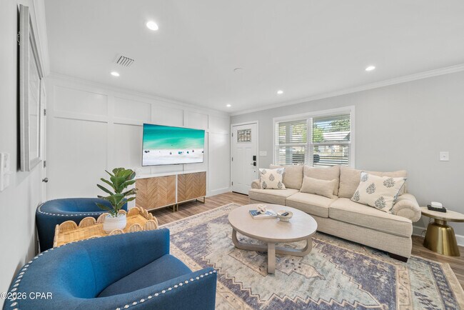 Building Photo - 121 Lakeside Cir