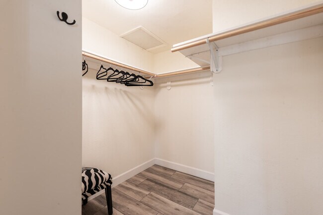 Building Photo - 3502 E Crocus Dr