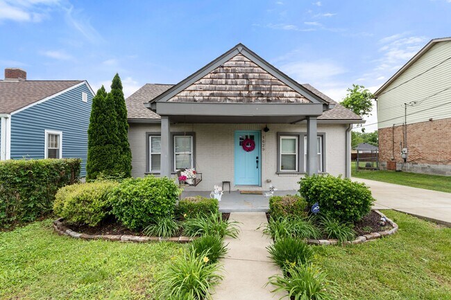 Primary Photo - 1629 24th Ave N