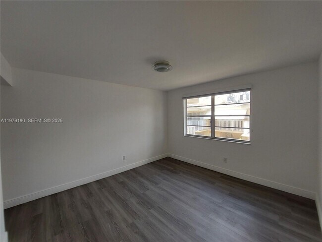 Building Photo - 4410 NW 79th Ave