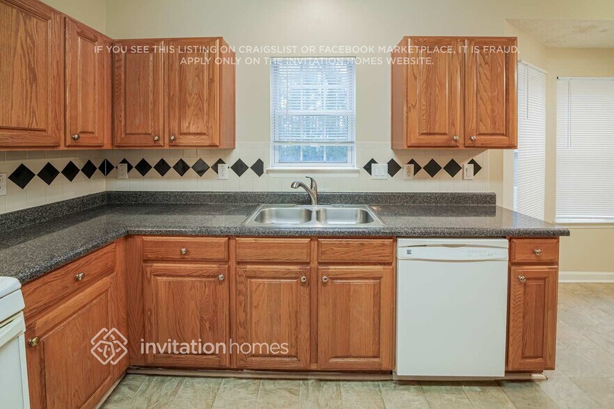 Building Photo - 2070 Dartmoth Way