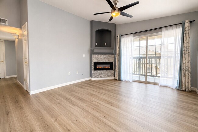 Building Photo - 10070 E Carolina Dr