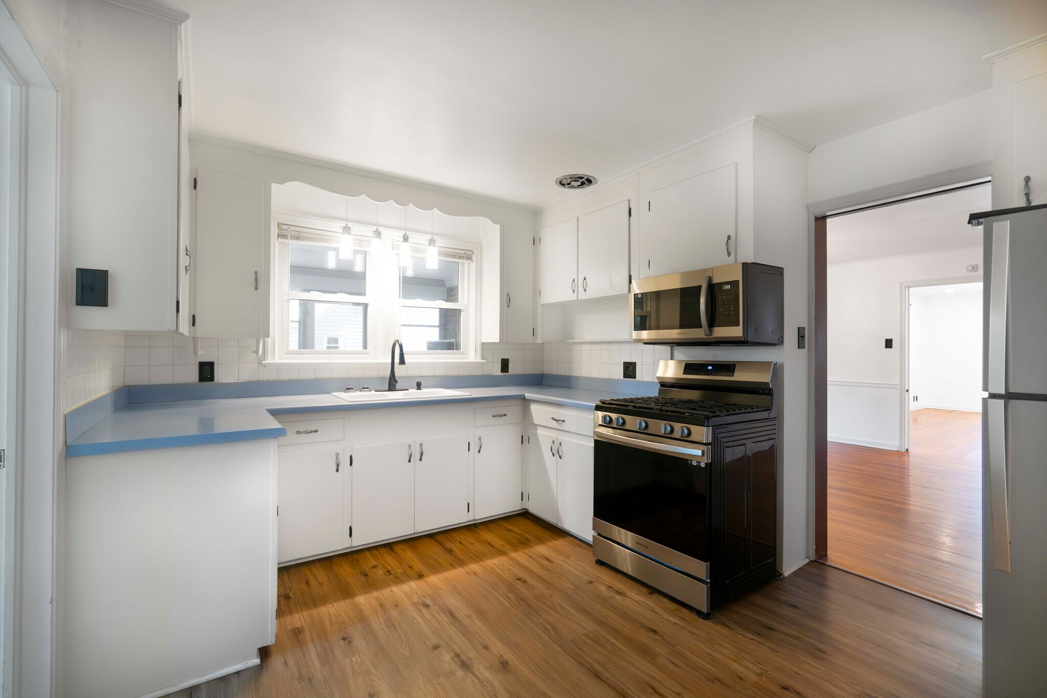 Building Photo - 161 Blades St