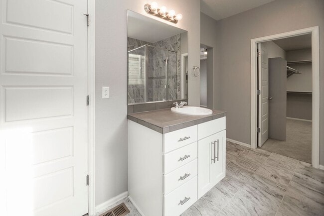 Building Photo - Beautiful Single-Family Home in a Great Location!