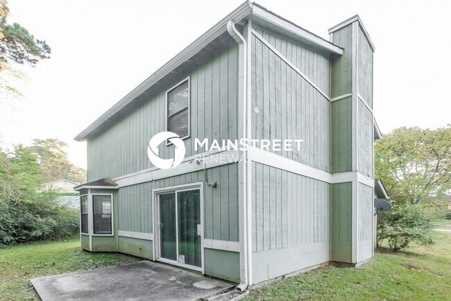 Building Photo - 3 Bedroom Pet-Friendly Home in Lithonia, GA with Main Street Renewal