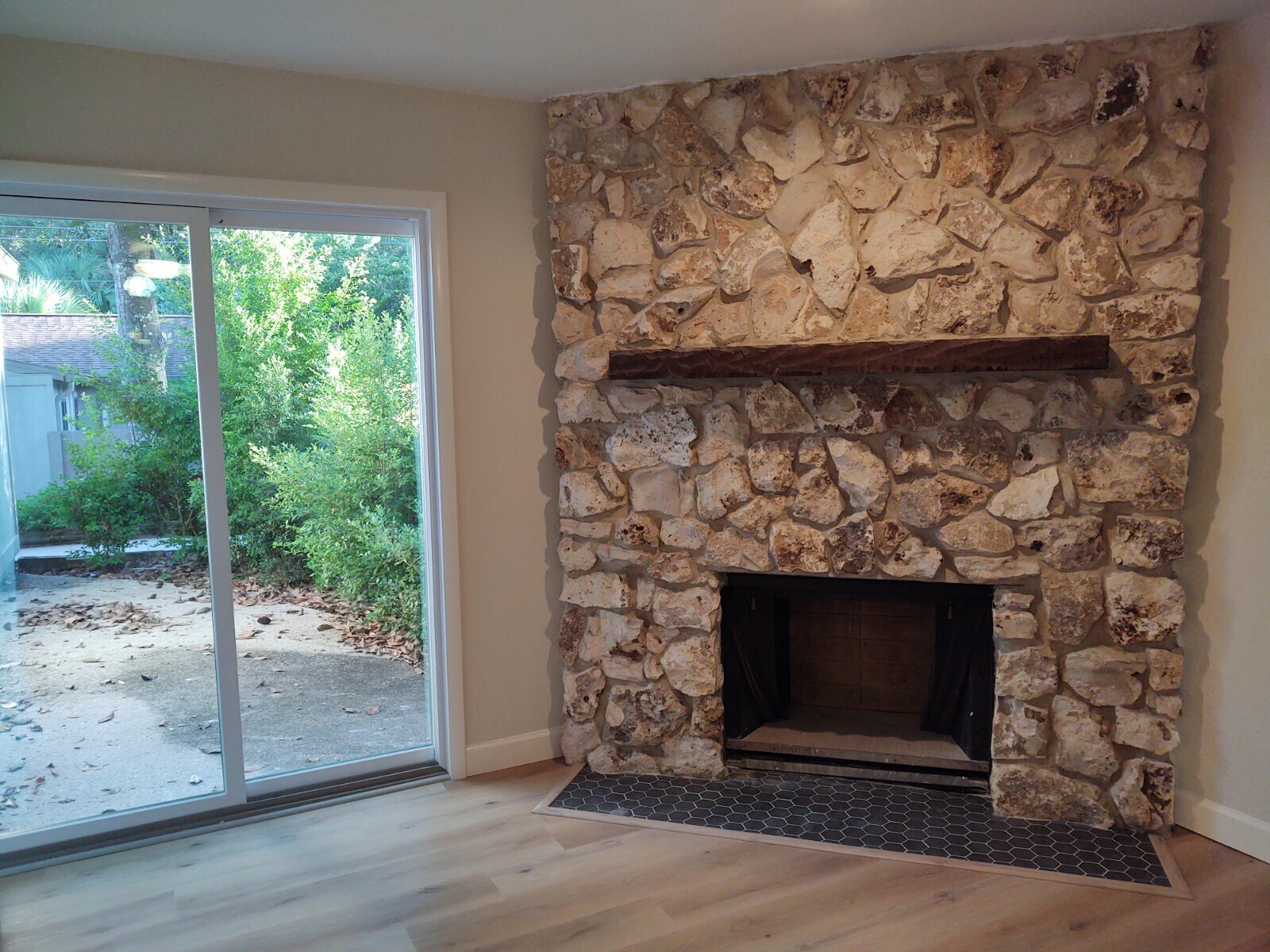 Building Photo - 219 Pine Cone Trl