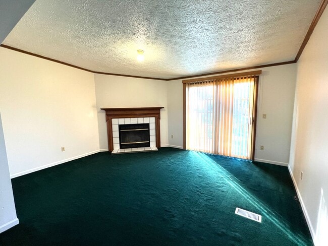 Building Photo - Location & Convenient! It Starts Here!