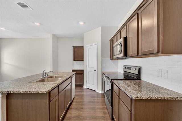 Building Photo - 2109 Muscovy St