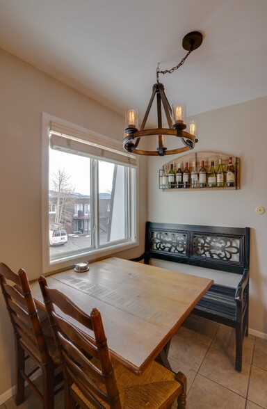 Building Photo - 240 La Bonte St
