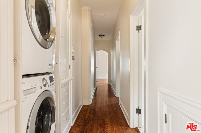 Building Photo - 602 11th St