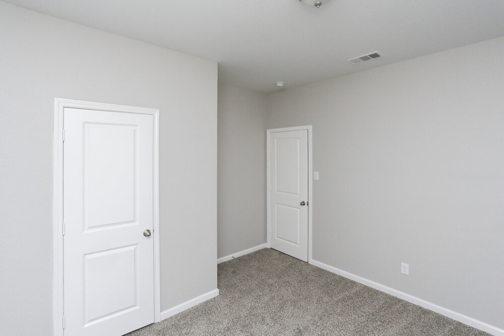 Building Photo - 7015 London Fog Dr