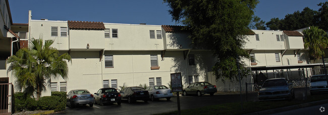 Building Photo - Campus Walk Apartments