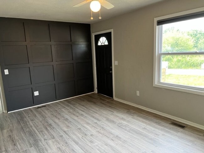 Building Photo - Beautiful unit in Independence!