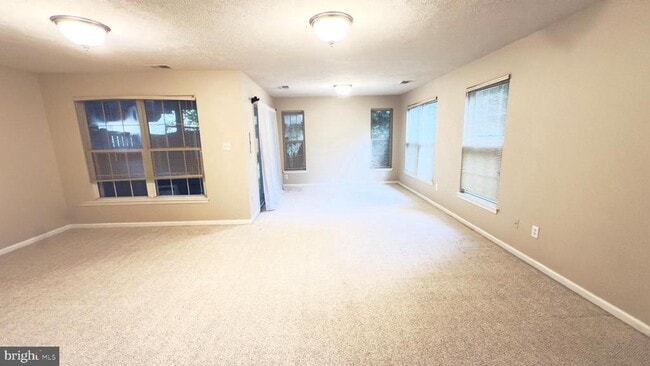 Building Photo - 46740 Graham Cove Square