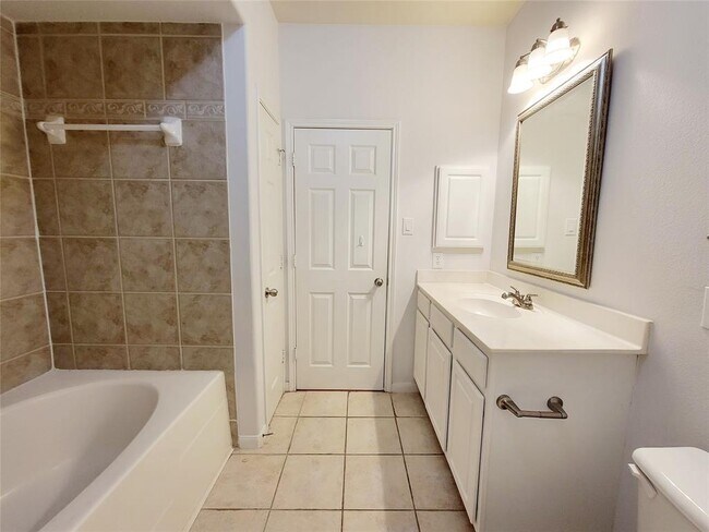 Building Photo - 12707 Boheme Dr